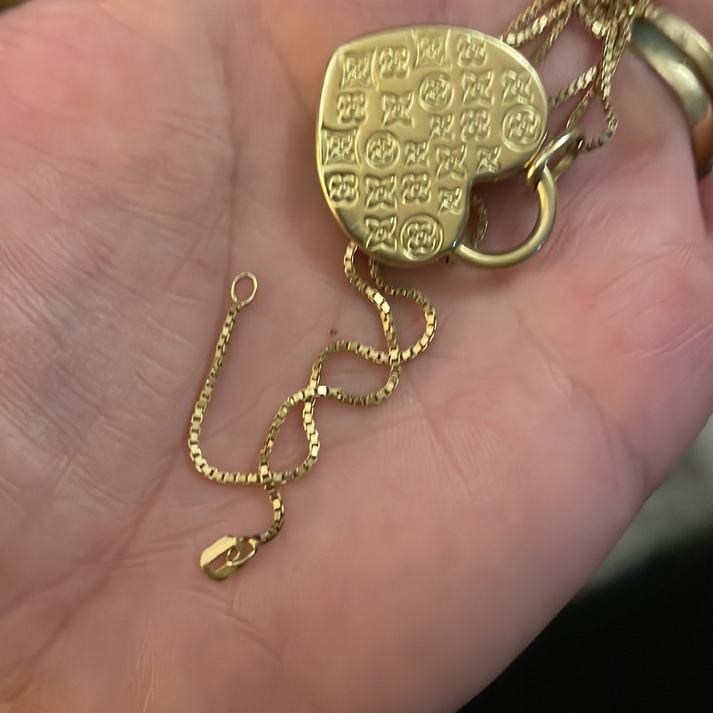 18 k real solid gold necklace. LV - Picture 3 of 5